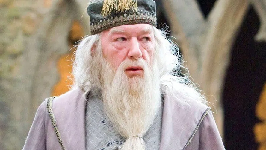 Ator de Harry Potter que interpretou Dumbledore morre