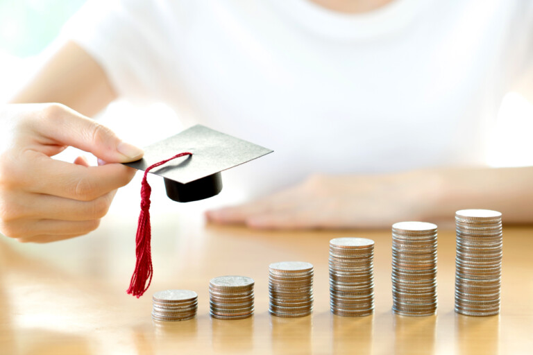 Três em cada dez pessoas pretendem investir em algum projeto educacional no futuro próximo (Crédito: Istock) 
