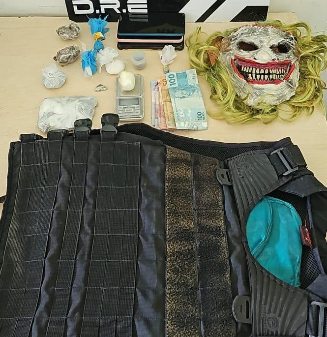 Material apreendido na boca de fumo (Foto: Ascom/Polícia Civil) Material apreendido na boca de fumo (Foto: Ascom/Polícia Civil)