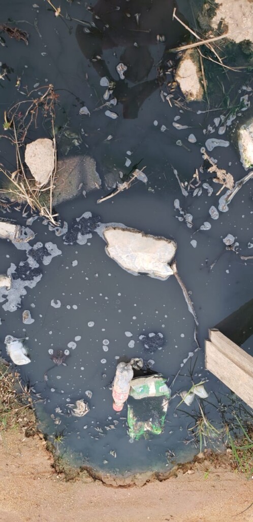 Os moradores vivem a situação há mais de um mês, sem respostas sobre soluções. Foto: Divulgação