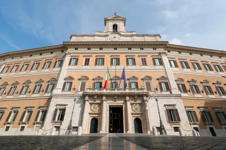 O Palácio de Montecitorio, que abriga a Câmara dos Deputados do Parlamento italiano — Foto: Guglielmo Mangiapane/Reuters