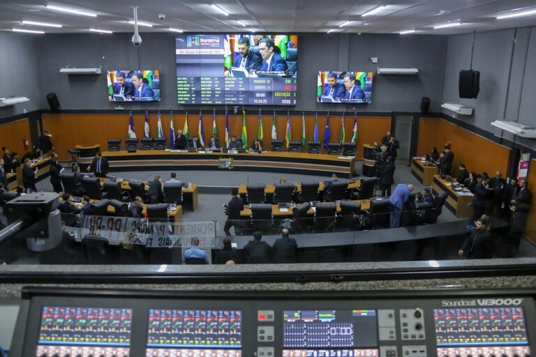 O plenário Noêmia Bastos Amazonas, da Assembleia Legislativa de Roraima, nesta terça-feira (Foto: Nonato Souza/SupCom ALE-RR)