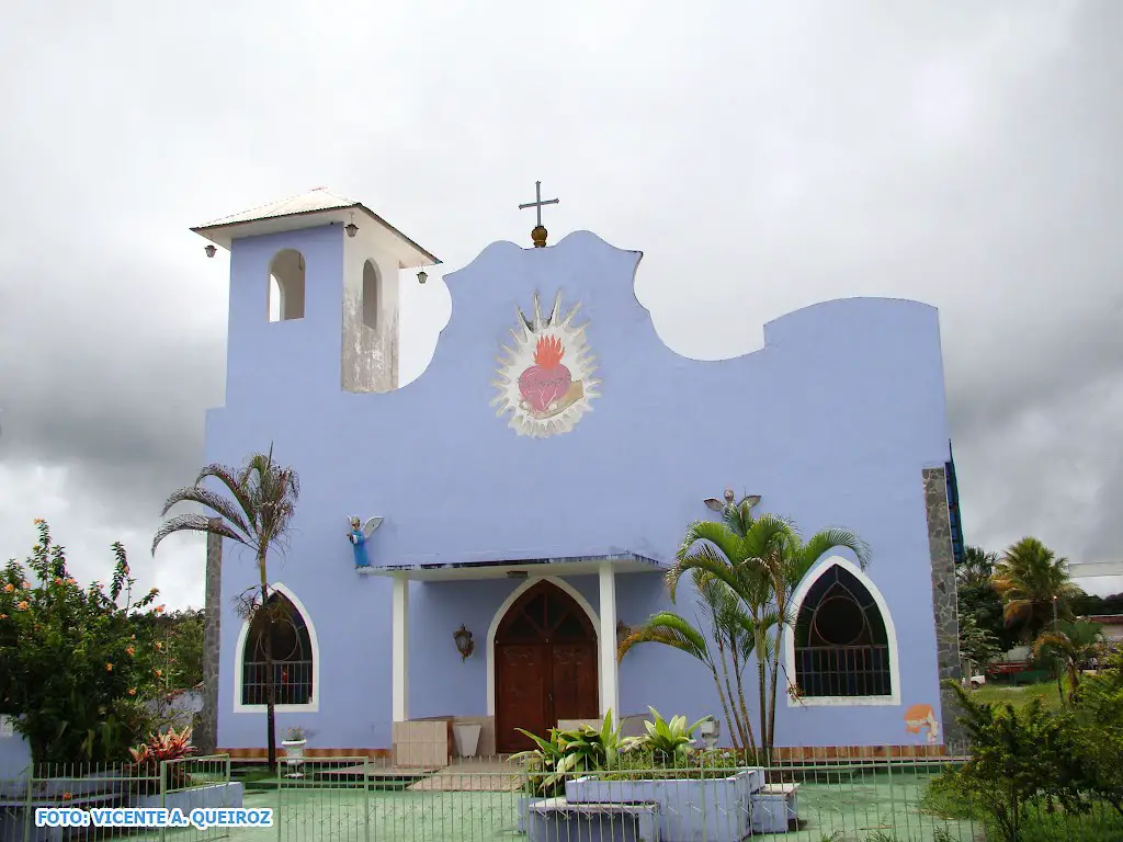 Igreja fica localizada em Pacaraima, na fronteira com a Venezuela (Foto: Vicente Queiroz)