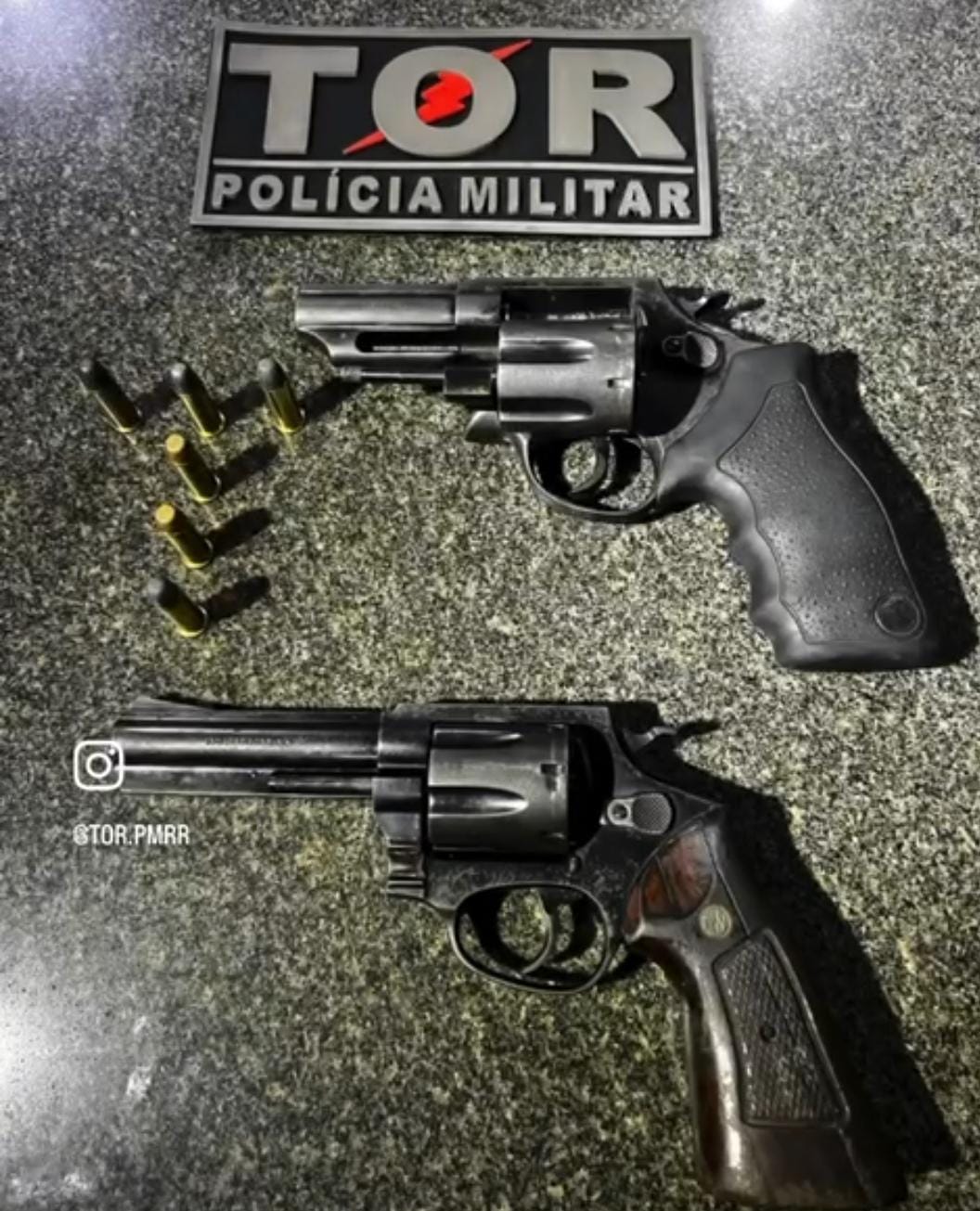 Armas apreendidas com os envolvidos (Foto: Divulgação) 