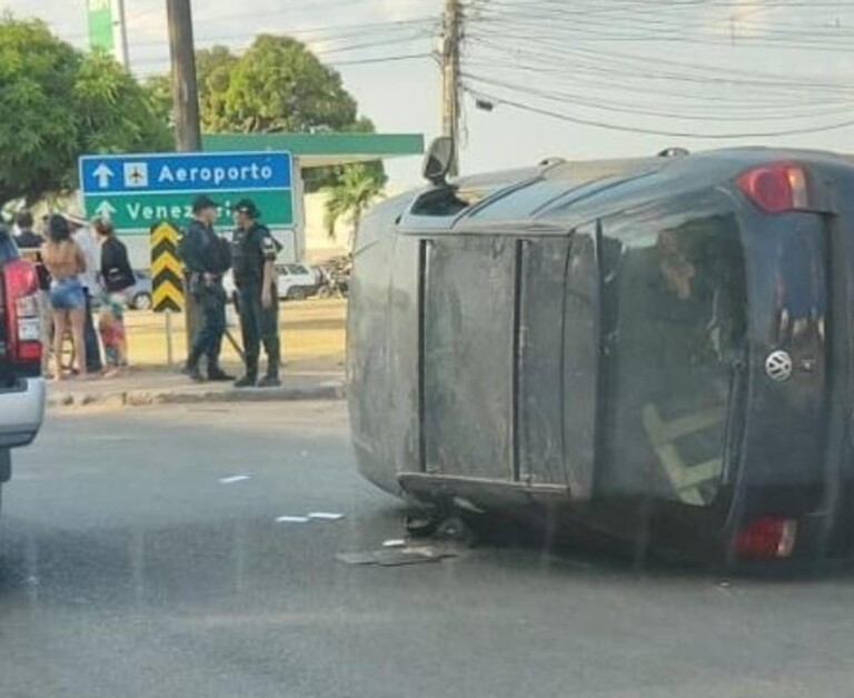 Apesar do susto, nenhum dos condutores se feriu (Foto: Divulgação) 