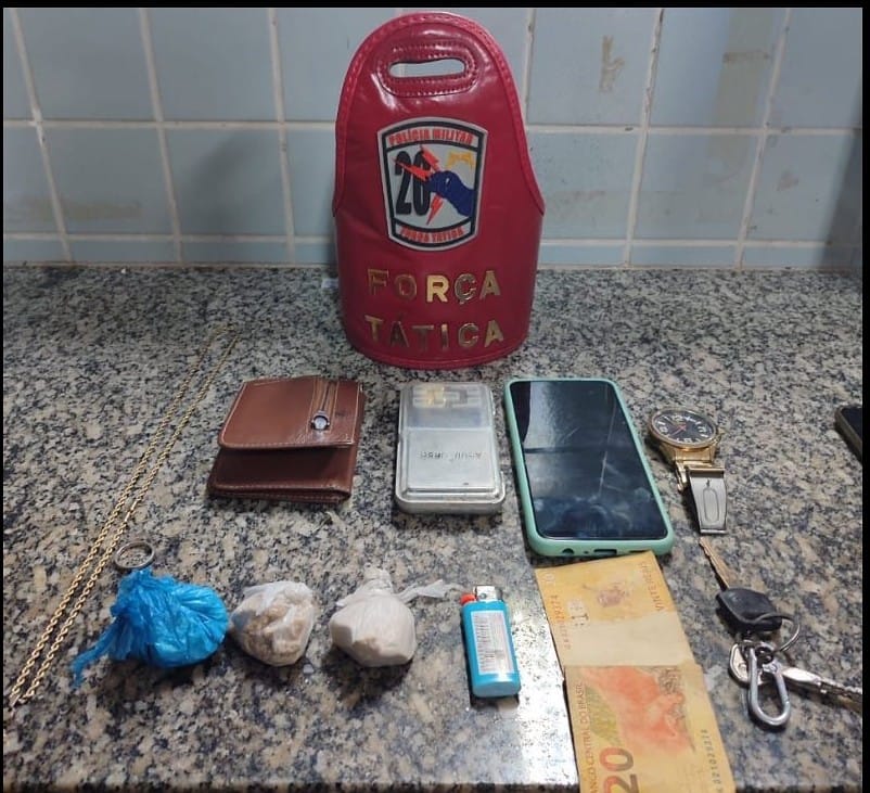 Material apreendido com a dupla (Foto: Divulgação) 
