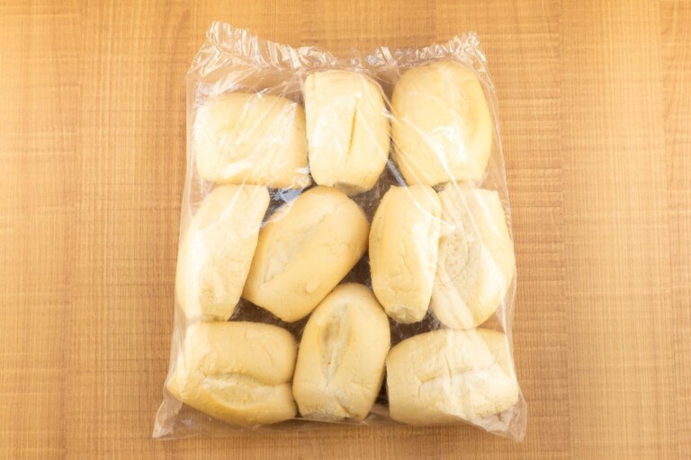 Saiba como manter o pão francês fresquinho e crocante por mais tempo