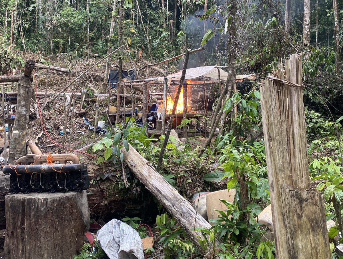 Militares da Marinha e do Exército e agentes da Polícia Federal realizaram o combate ao garimpo ilegal. (Foto: Forças Armadas)