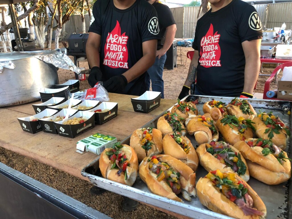O festival destaca não apenas os pratos tradicionais de churrasco, mas também pratos locais adaptados para atender a diversos gostos. (Foto: Lílith Áquila/FolhaBV) O festival destaca não apenas os pratos tradicionais de churrasco, mas também pratos locais adaptados para atender a diversos gostos. (Foto: Lílith Áquila/FolhaBV)
