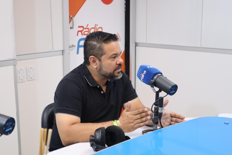 Igo Brasil durante entrevista ao Agenda da Semana 