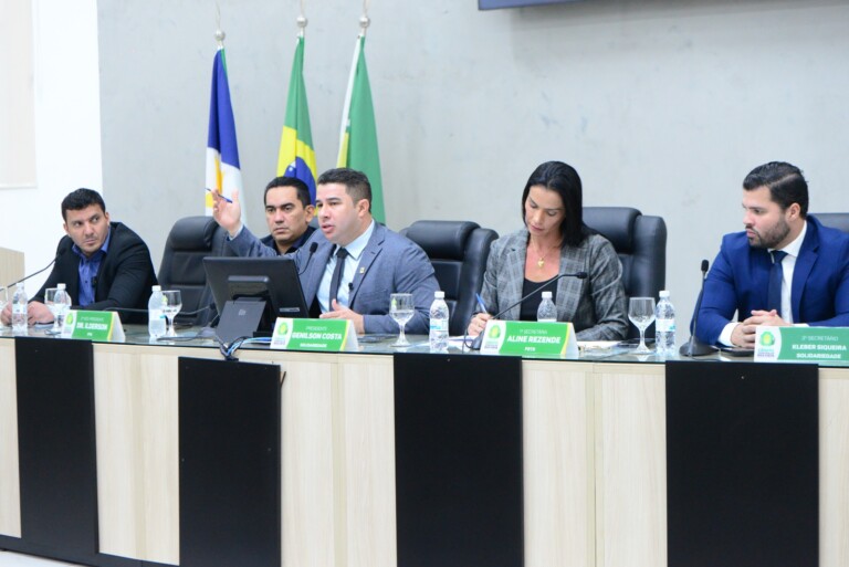A mesa diretora da Câmara Municipal de Boa Vista nesta terça-feira (Foto: CMBV)
