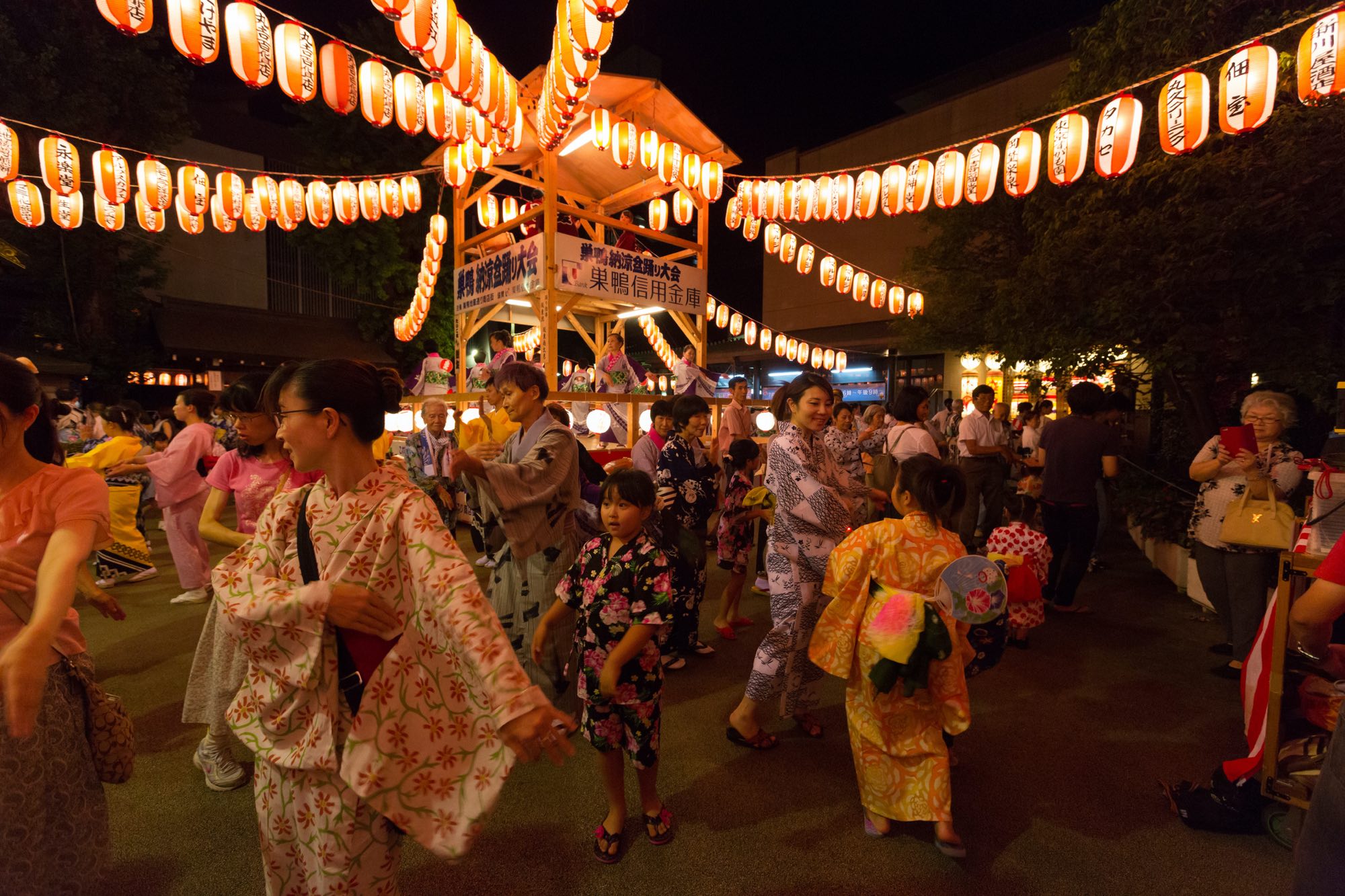 Dançarinos de Bon Odori no Obon, no Japão - Foto: Reprodução/Internet