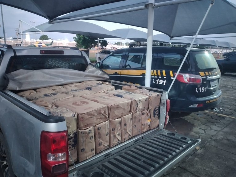 A carga estava em uma pick-up cinza, semelhante a uma S-10. (Foto: reprodução/PRF) A carga estava em uma pick-up cinza, semelhante a uma S-10. (Foto: reprodução/PRF)