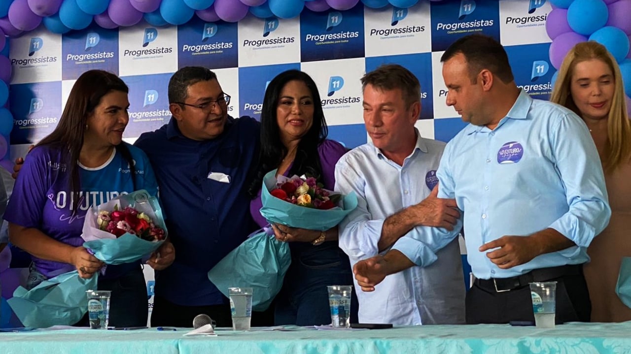 Prefeitos Diane Coelho, Núbia Lima e Wenston Raposo com o governador Antonio Denarium e os prefeitos André Castro e Luiza Maura