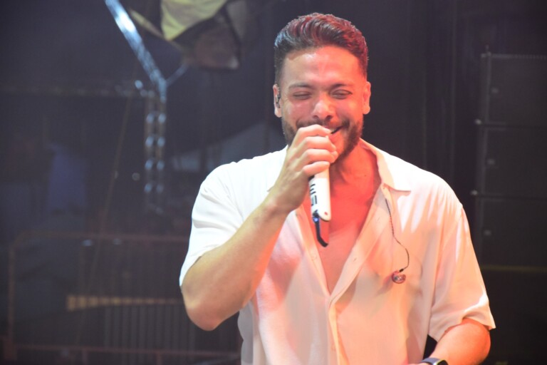 O cantor Wesley Safadão durante show na Expoferr 2023 (Foto: Nizete Franco/FolhaBV)