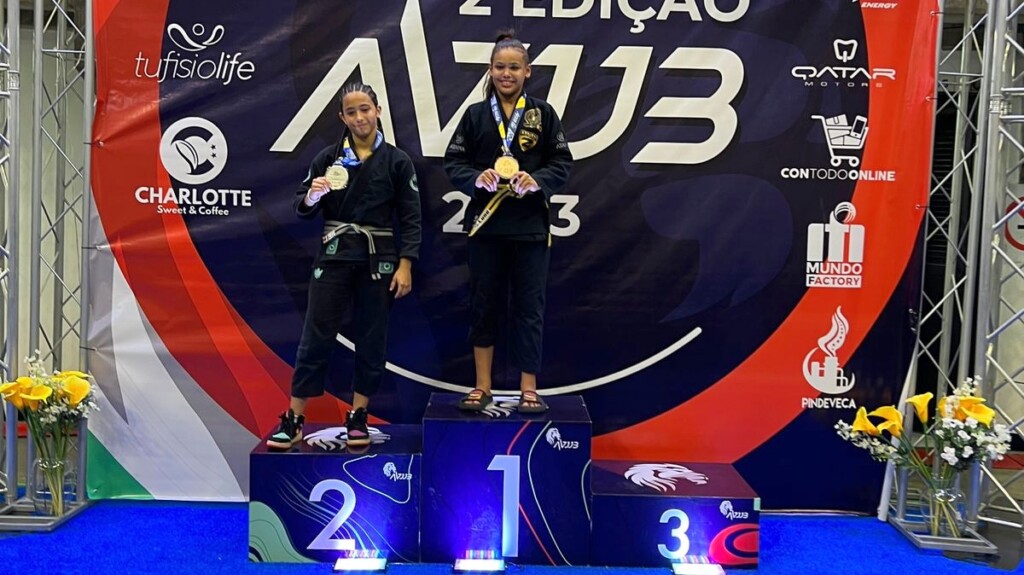 Mônica Letícia sobe ao lugar mais alto do pódio do Aberto Venezuelano de Jiu-Jítsu Brasileiro (Foto: Divulgação) Mônica Letícia sobe ao lugar mais alto do pódio do Aberto Venezuelano de Jiu-Jítsu Brasileiro (Foto: Divulgação)