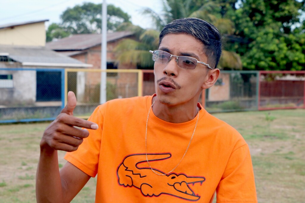 Rapper veio de Caracaraí há dois anos e sonha em viver de sua arte - Foto: Wenderson Cabral/FolhaBV Rapper veio de Caracaraí há dois anos e sonha em viver de sua arte - Foto: Wenderson Cabral/FolhaBV