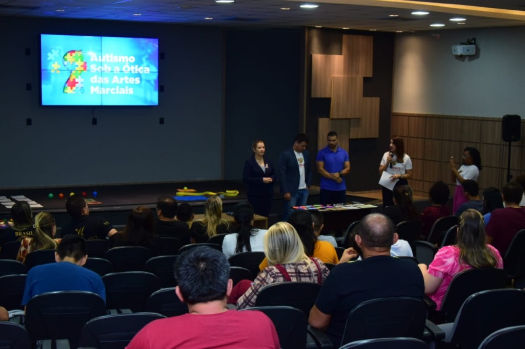 Evento reuniu profissionais da educação fÃsica, artes marciais, e interessados na temática - Foto: Nilzete Franco/FolhaBV Evento reuniu profissionais da educação fÃsica, artes marciais, e interessados na temática - Foto: Nilzete Franco/FolhaBV