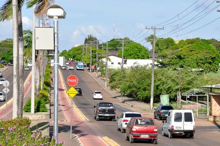 Apesar de Avenida Ville Roy ser bem sinalizada e monitorada, a imprudência é recorrente por lá (Foto: Divulgação)