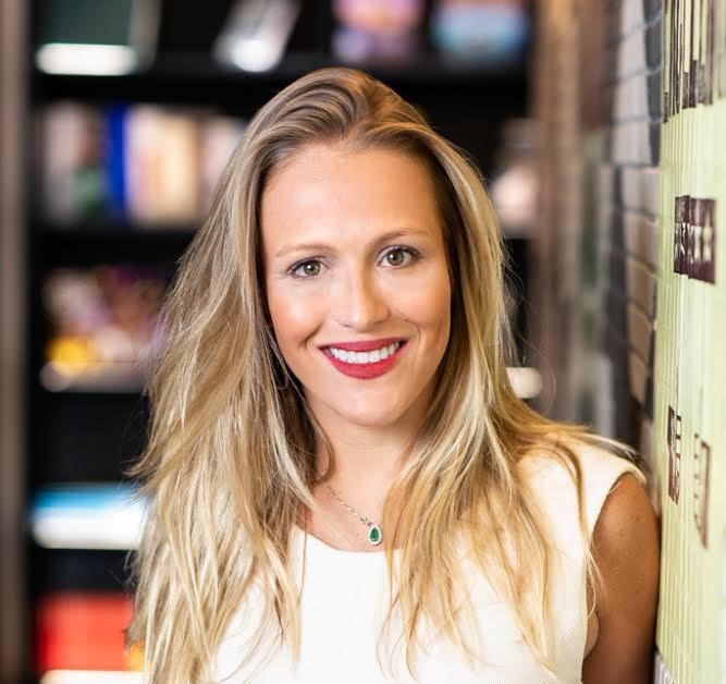 Michelle Schneider possui uma vasta experiência no mercado de trabalho. (Foto: Divulgação/Ejurr) Michelle Schneider possui uma vasta experiência no mercado de trabalho. (Foto: Divulgação/Ejurr)