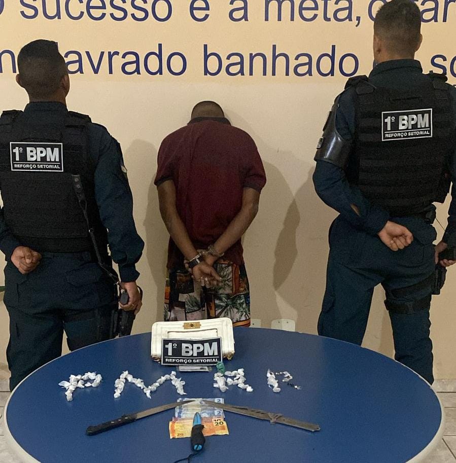 Material apreendido com o infrator (Foto: Divulgação) 
