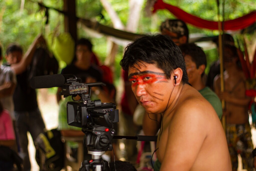 Morzaniel Ɨramari, diretor do filme Mãri hi – A árvore dos sonhos”. (Foto: reprodução/Guilherme Gnipper) Morzaniel Ɨramari, diretor do filme Mãri hi – A árvore dos sonhos”. (Foto: reprodução/Guilherme Gnipper)