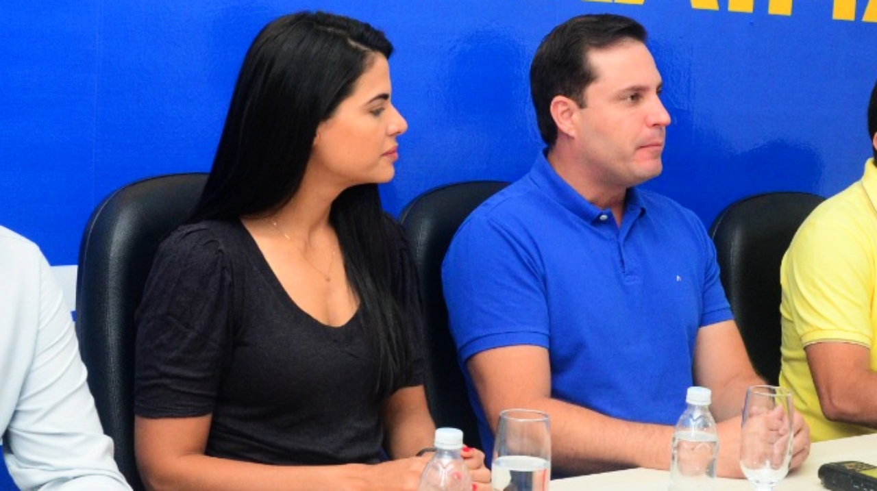 A deputada estadual Catarina Guerra com o deputado federal Nicoletti (Foto: Nilzete Franco/FolhaBV)