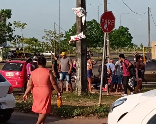 De acordo com os moradores e trabalhadores da proximidade, o cruzamento é local de muitos acidentes com vÃtimas fatais. (Foto: reprodução/moradores) De acordo com os moradores e trabalhadores da proximidade, o cruzamento é local de muitos acidentes com vÃtimas fatais. (Foto: reprodução/moradores)