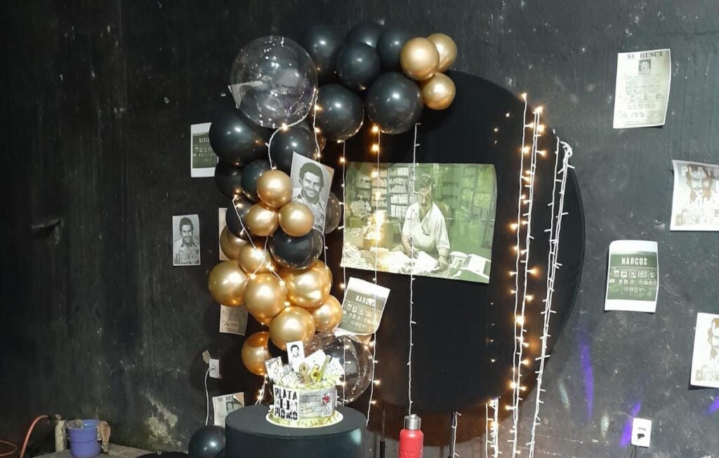 O tema era em homenagem ao narcotraficante Pablo Escobar (Foto: Divulgação/PM)