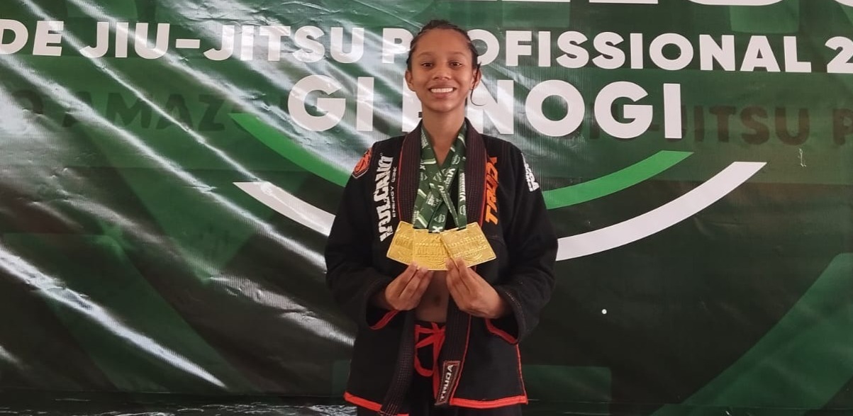 Danielly competiu em categorias distintas, incluindo categoria, absoluto e No-Gi, conquistando o título de campeã em todas as três.
(Foto: Arquivo) Danielly competiu em categorias distintas, incluindo categoria, absoluto e No-Gi, conquistando o título de campeã em todas as três.
(Foto: Arquivo)