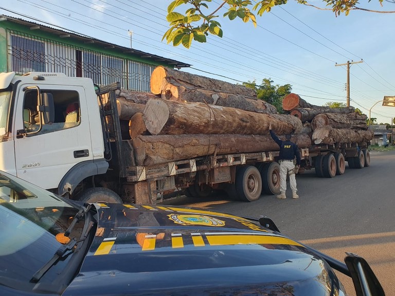 Apreensão ocorreu nesta terça-feira, 12 (FOTO: Nucom/PRF)