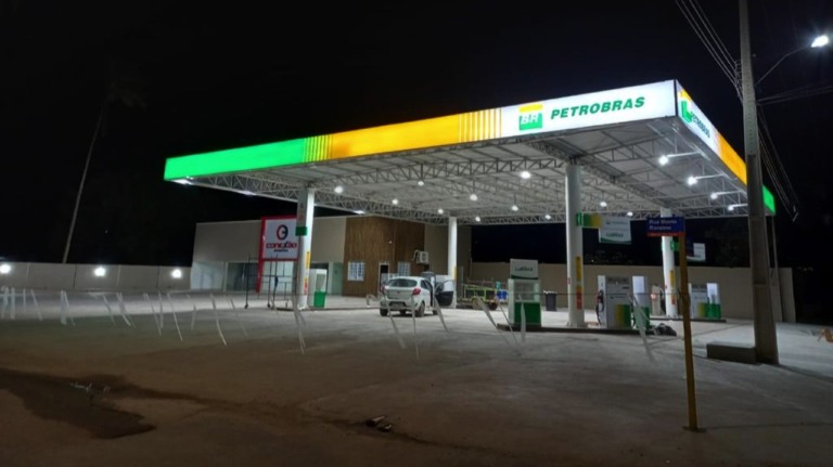 Posto de combustível pertencente ao grupo Trevo está pronto desde 2021, mas não tinha autorização para funcionar (Foto: Divulgação)