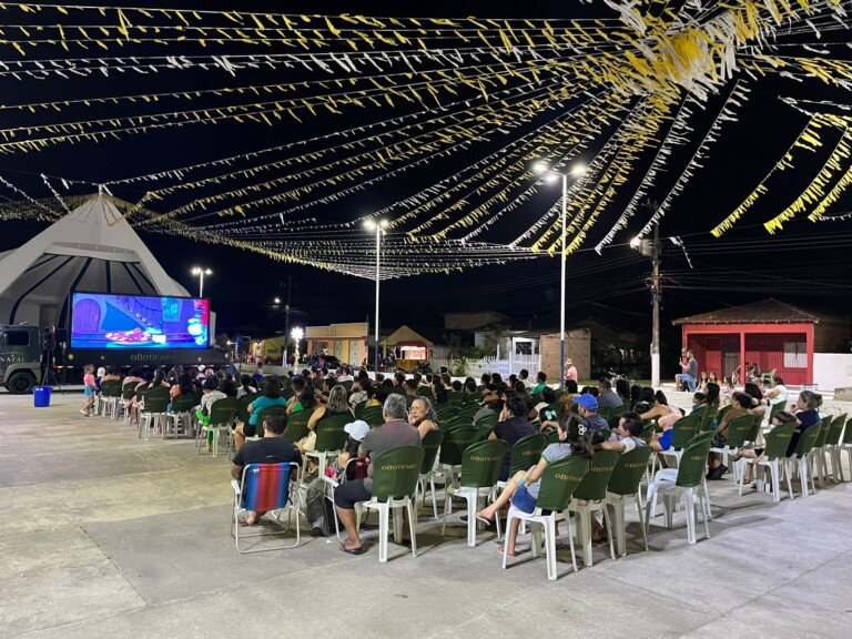 Cinema itinerante irá exibir o clássico 'Grinch' no bairro Silvio Botelho