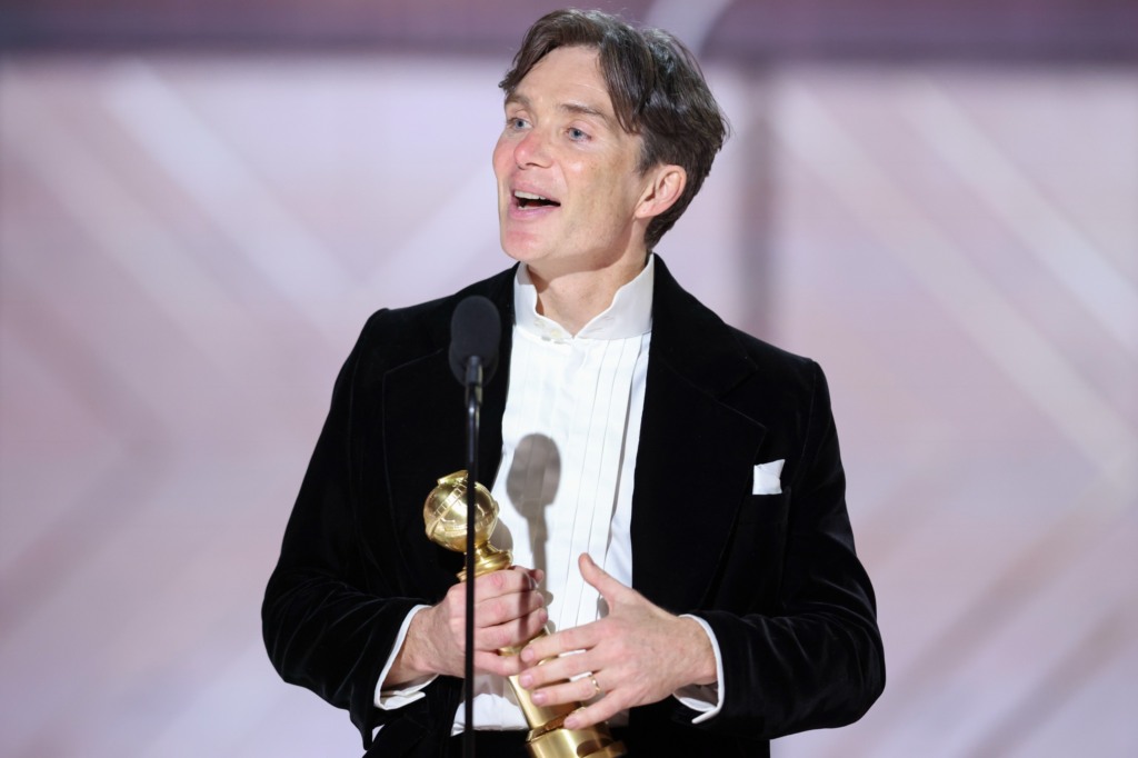 A produção dramática "Oppenheimer" conquistou os principais prêmios na cerimônia do Globo de Ouro (Foto Divulgação)
A produção dramática "Oppenheimer" conquistou os principais prêmios na cerimônia do Globo de Ouro (Foto Divulgação)