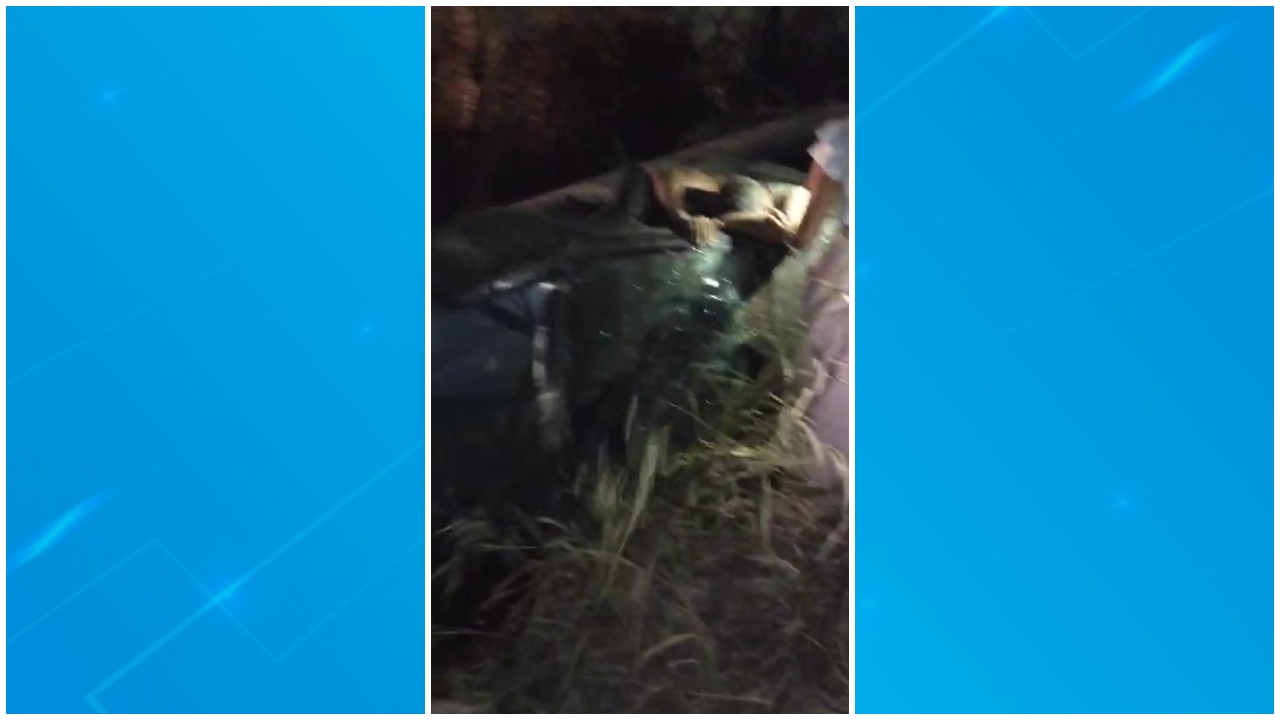 Motorista caiu em vala na avenida Dom Aparecido Dias (Foto: Reprodução)