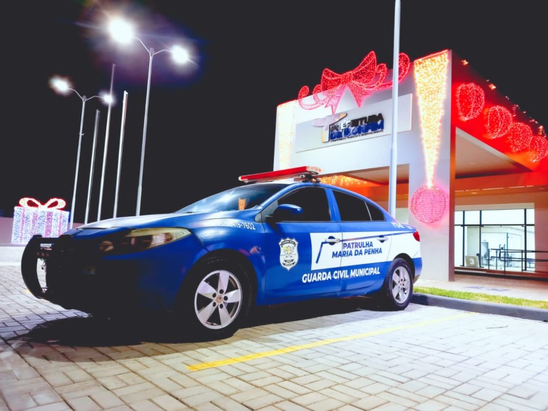 Outras partes da denúncia relatam que a viatura da Patrulha da Maria da Penha ficaria parada na Prefeitura, deixando de atender ocorrências de violência doméstica. (Foto: reprodução)