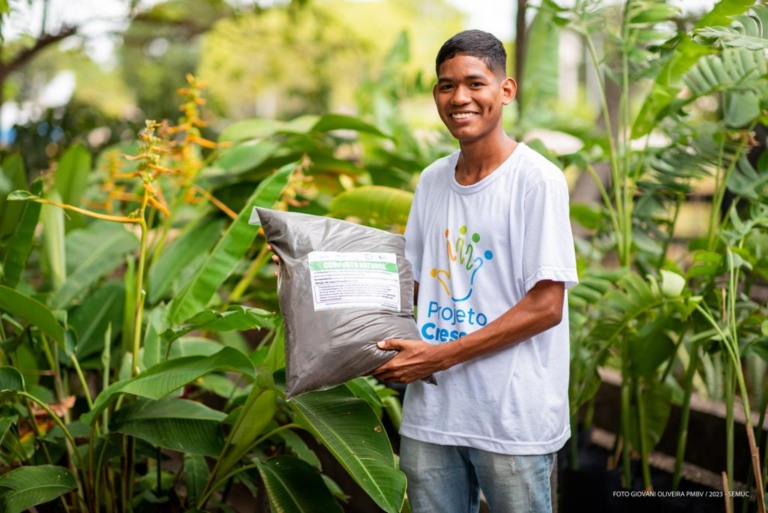 O anuário mostra que os municípios destinaram para a assistência social, em média, o equivalente a R$ 318 para cada pessoa incluída no CadÚnico em 2022 no Brasil. (Foto: reprodução/PMBV)