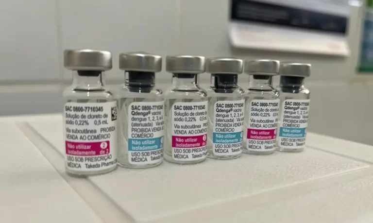 O governo recebeu 720 mil doses do imunizante Qdenga, oferecidas sem cobrança pelo laboratório japonês Takeda Pharma. (Foto: Rogério Vidmantas/Prefeitura de Dourados)