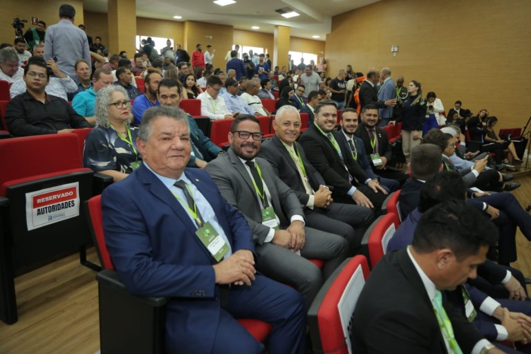 Seis parlamentares participaram da posse da Mesa Diretora. (Foto: reprodução/Ale-RR)