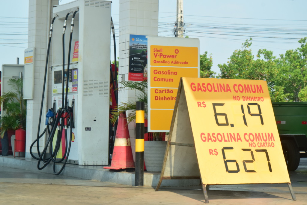 Até esta sexta-feira (23), nos postos de combustíveis de Boa Vista, a gasolina se encontra a R$ 6,19. (Foto: Nilzete Franco/FolhaBV) Até esta sexta-feira (23), nos postos de combustíveis de Boa Vista, a gasolina se encontra a R$ 6,19. (Foto: Nilzete Franco/FolhaBV)