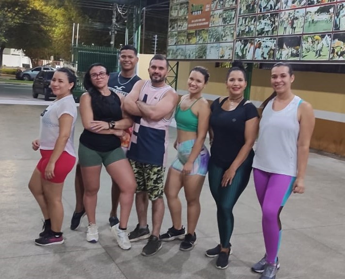 Professor oferta aulas gratuitas de FitDance Professor oferta aulas gratuitas de FitDance