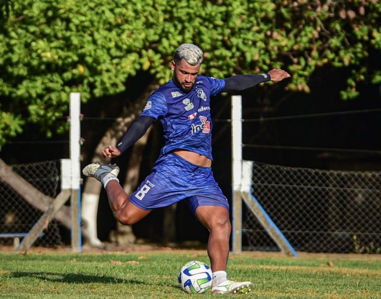 Matheus Gonzaga volta ao futebol macuxi, desta vez pelo maior campeão. (Foto: Hélio Garcias/São Raimundo