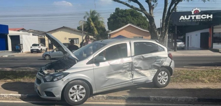 Acidente aconteceu na Avenida Brigadeiro Eduardo Gomes (Foto: Divulgação) 