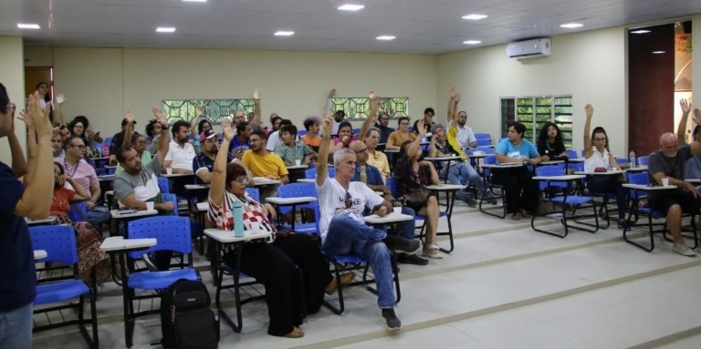 A maioria dos professores da universidade aprovaram o indicativo de greve. (Foto: Instagram/@sesdufrr)