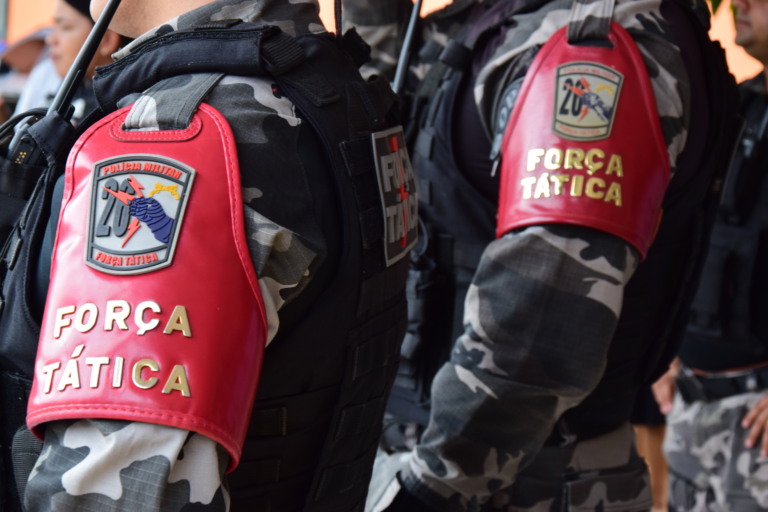 Policiais da Força Tática (Foto: Nilzete Franco/FolhaBV) 