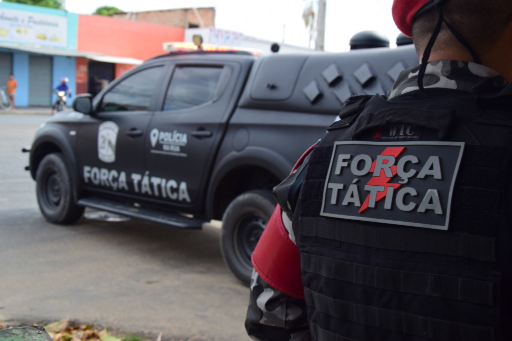 Ocorrência foi atendida por uma guarnição da Força Tática (Foto: Nilzete Franco/FolhaBV) Ocorrência foi atendida por uma guarnição da Força Tática (Foto: Nilzete Franco/FolhaBV)