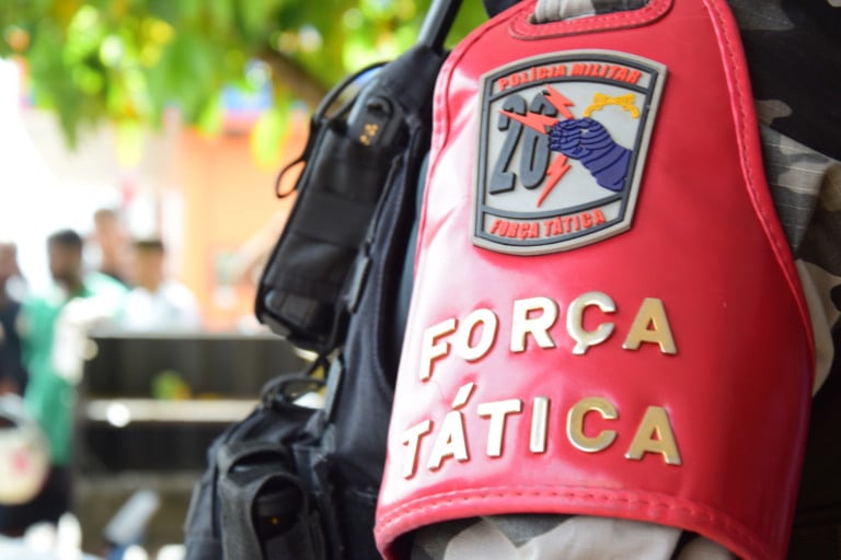 A guarnição da Força Tática estava em patrulhamento, quando avistou T.R.S. em atitude suspeita, o que motivou a abordagem. Foto: Nilzete Franco/FolhaBV
