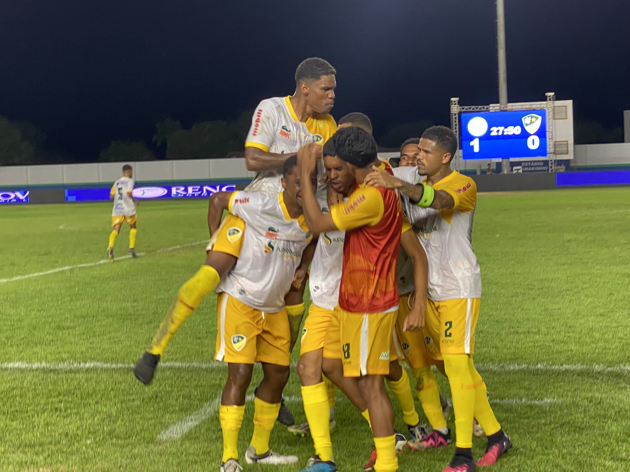 Daniel Arce empatou o jogo para o Monte Roraima (Foto: Lucas Luckezie/FolhaBV)