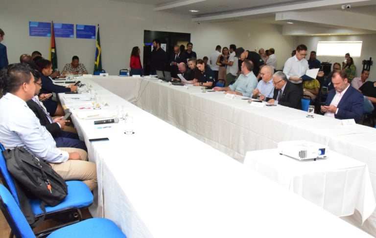 Reunião bilateral entre autoridades brasileiras e guianenses em 2024 (Foto: Nilzete Franco/FolhaBV/Ilustração)