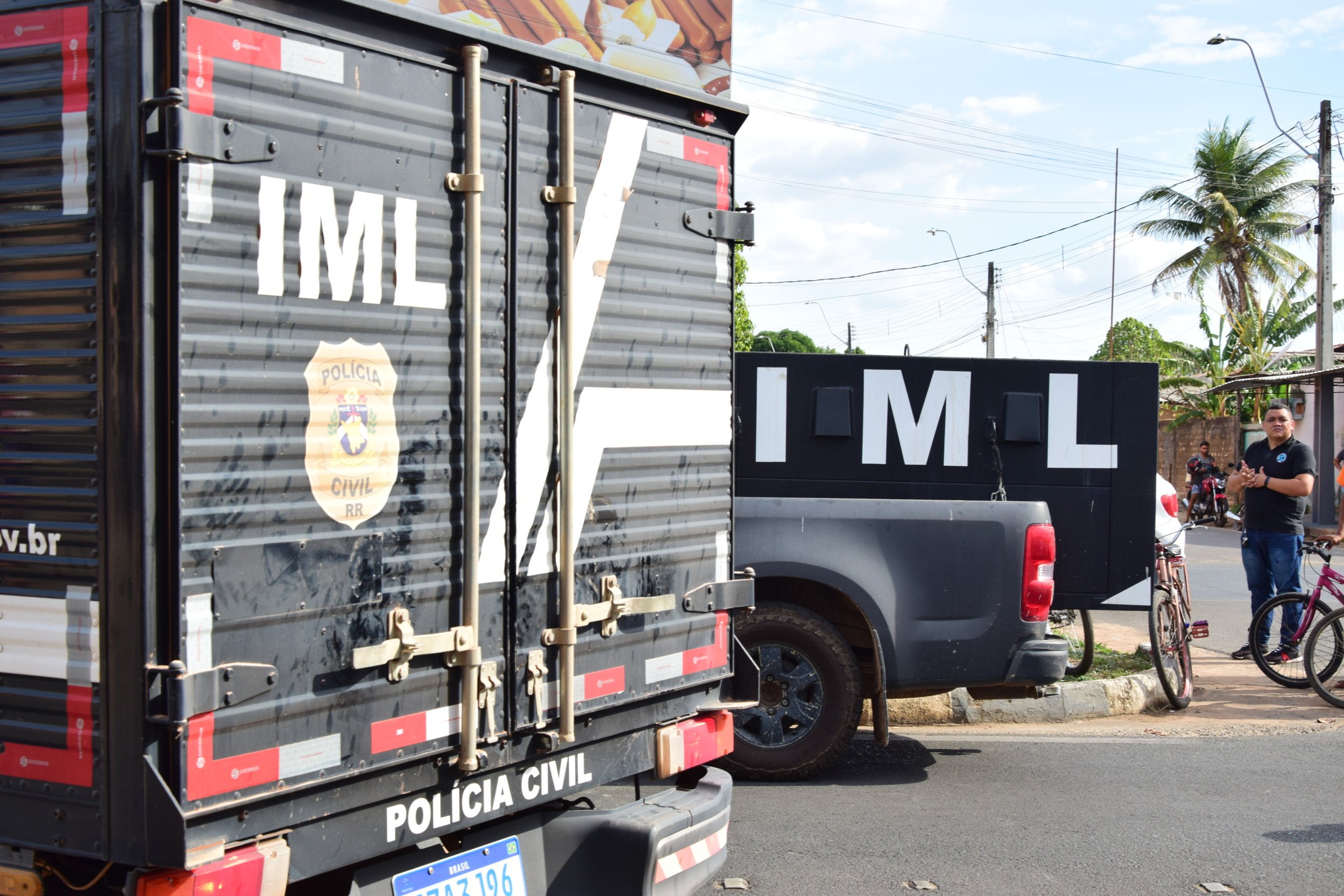  Corpo foi removido e levado ao IML (Foto: Nilzete Franco/FolhaBV)